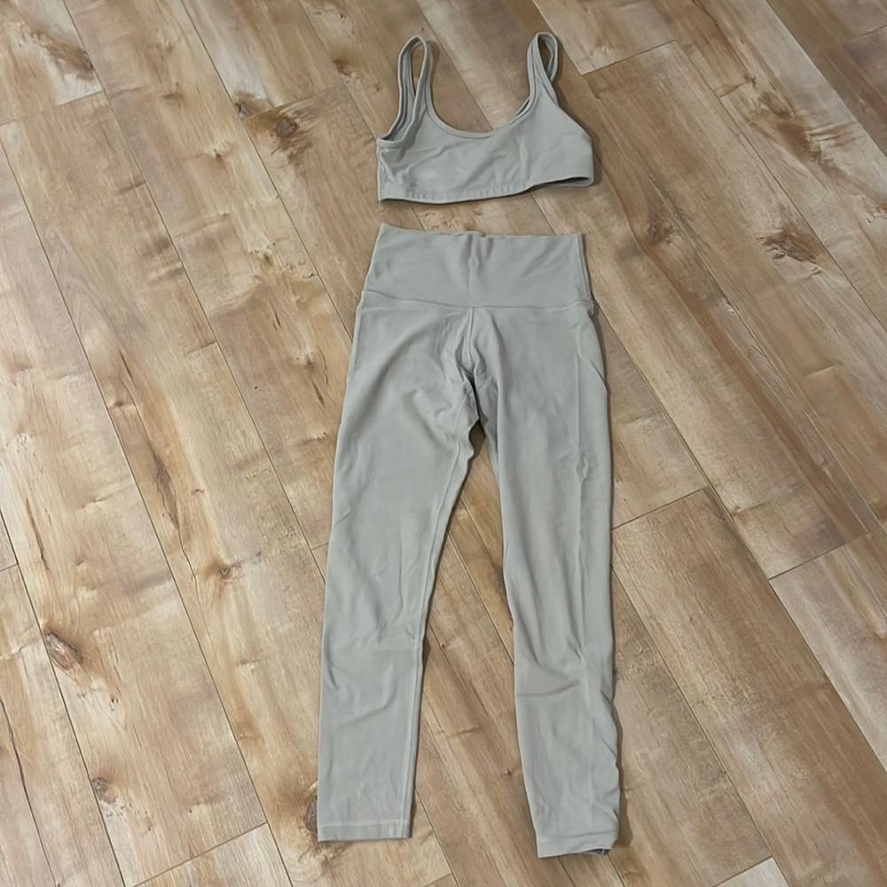 Aritzia workout set